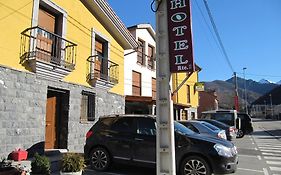 Hotel Peña Pandos